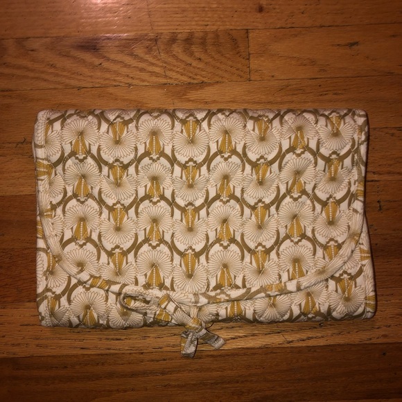 kate quinn Other - Kate Quinn classic quilted changing pad